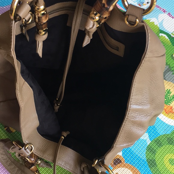 100% Authentic gucci kaki color tote in GM size - Picture 6 of 7